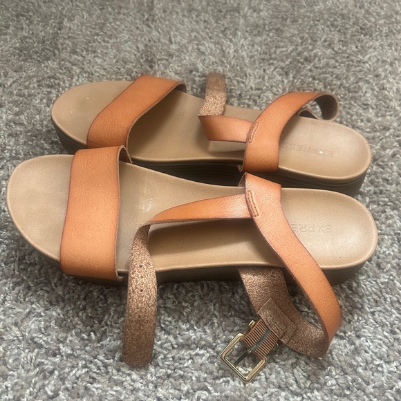 Express Sandals - Picture 4 of 6